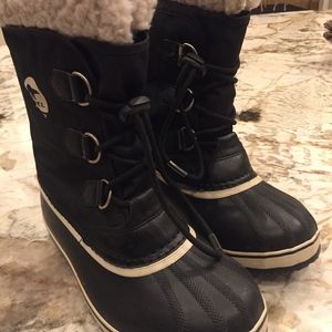 Sorel Yoot Pac big kids size 6 boots